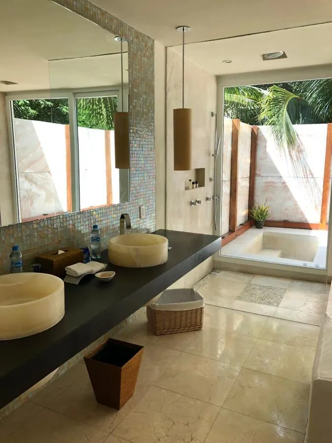 Lafitte Movich Club At Blue Diamond Luxury Boutique Hotel